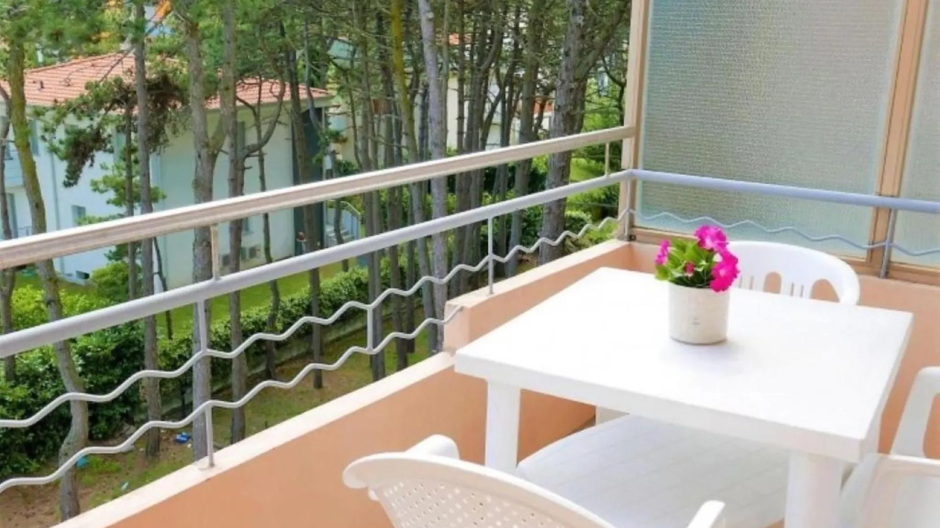 Tranquil Stay Steps From Shore In Bibione